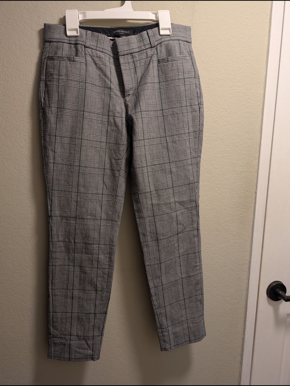 Banana Republic Sloan Women’s Black and Gray Glen Plaid Cropped Dress Pants